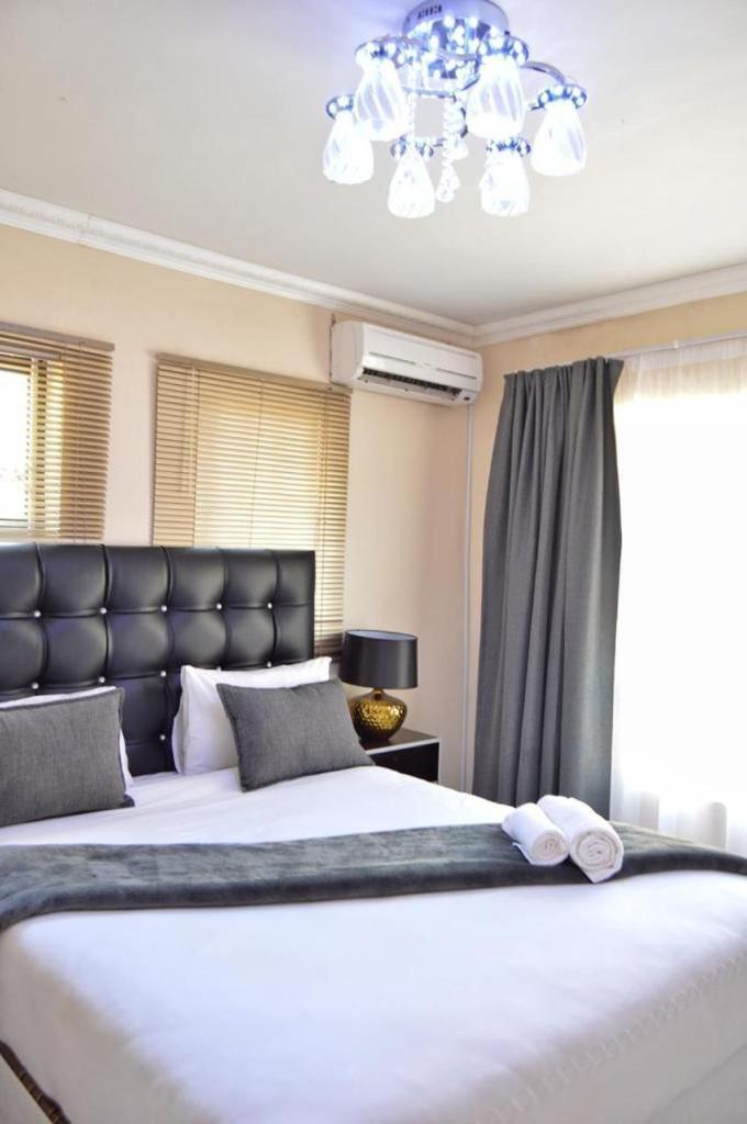 Dineo's Lodge&Spa Burgersfort Exterior foto